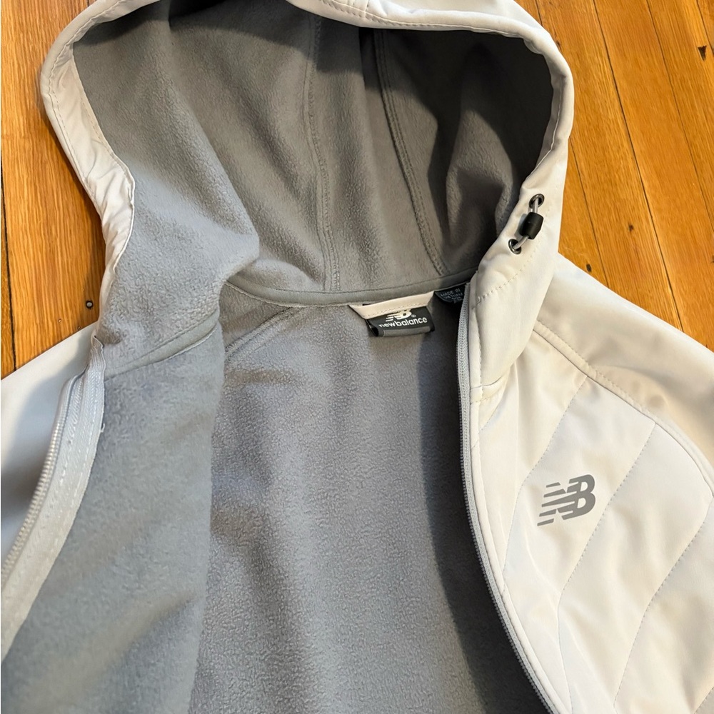 New Balance Light Gray Hooded Jacket - Picture 5 of 9